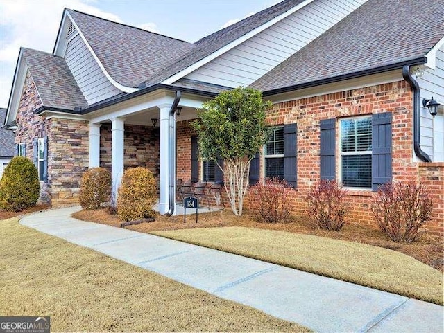 exterior space featuring a front lawn