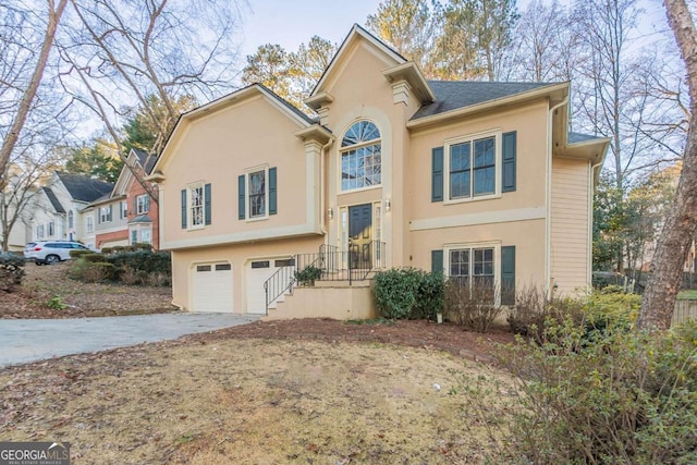 view of front facade featuring a garage