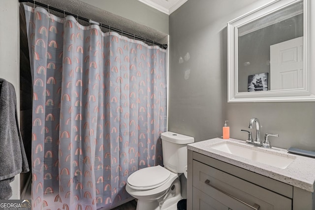 full bathroom with curtained shower, vanity, and toilet