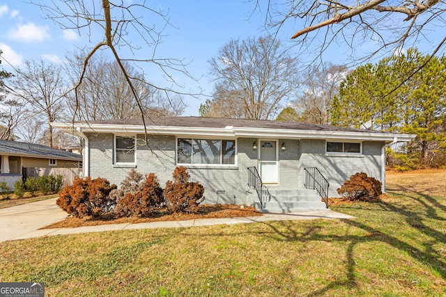 view of front of property with a front lawn