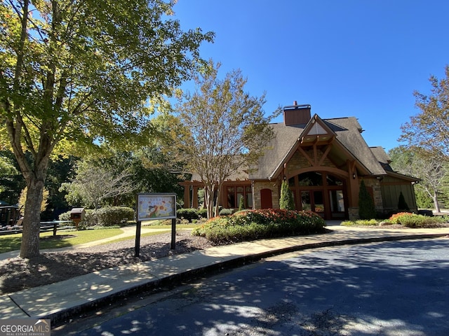 view of front of property