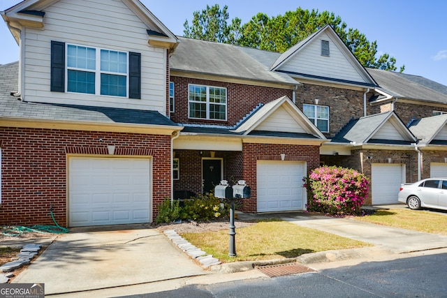 view of front facade featuring a garage