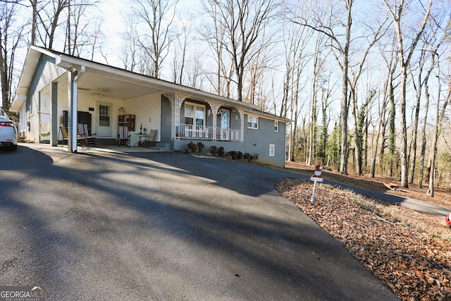 view of front facade featuring covered porch