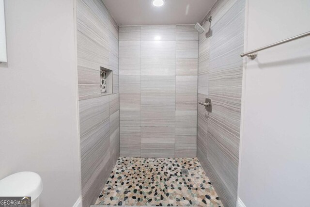 3693 Aldea Dr, Decatur, GA 30032 - bathroom with a tile shower and toilet
