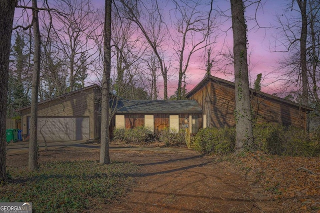 view of front of property featuring a garage