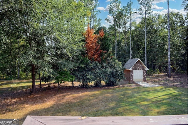 view of yard with a shed