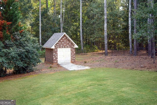 view of yard with a storage shed