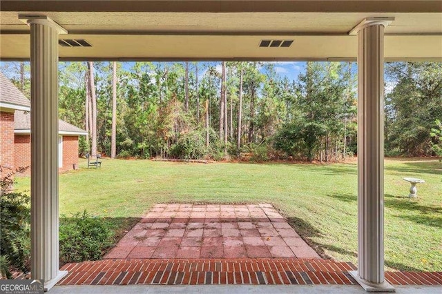 view of yard featuring a patio