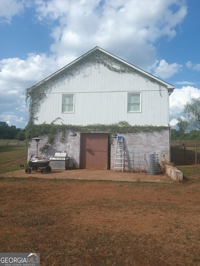 view of property exterior