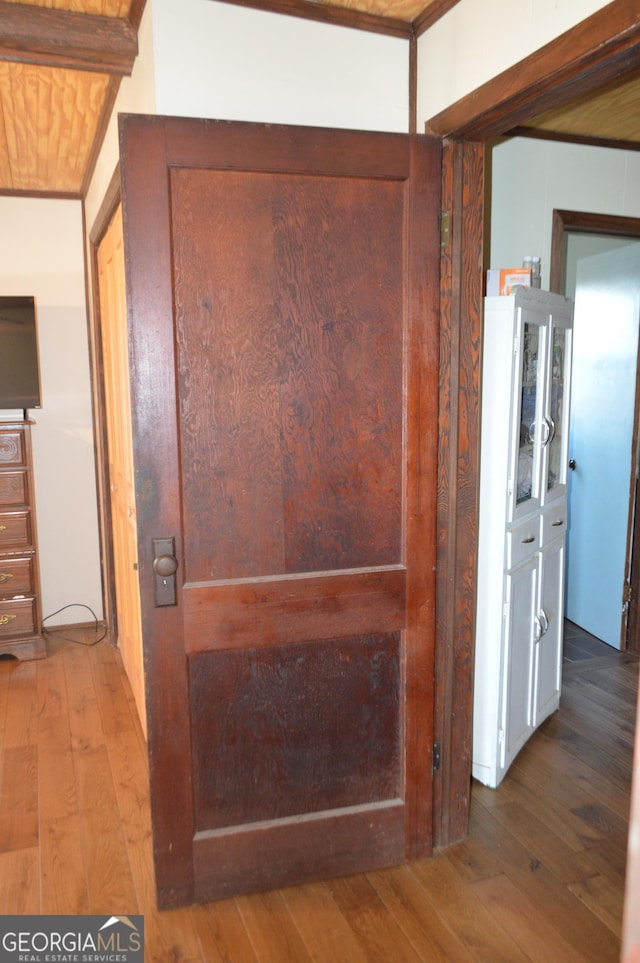 interior details featuring hardwood / wood-style floors