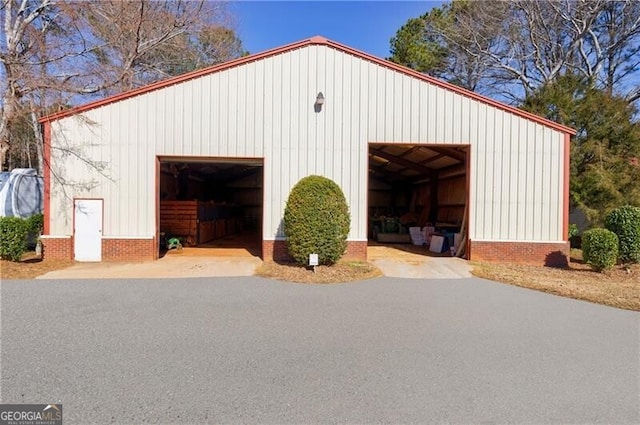 view of outbuilding with an outbuilding