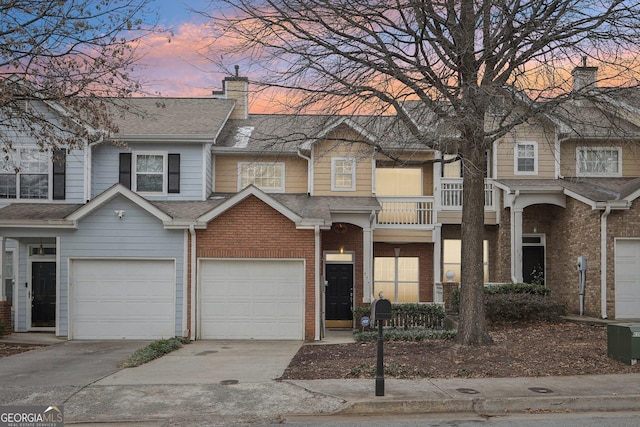 view of front facade with a garage