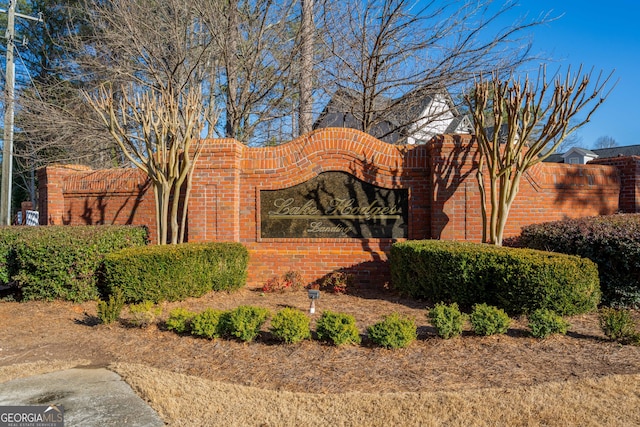 view of community / neighborhood sign