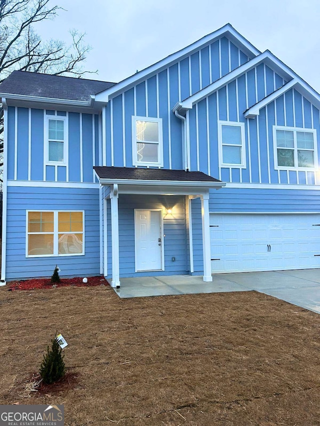 view of front facade with a garage