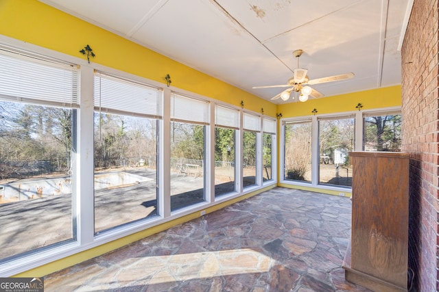 215 Bellvue Dr, Toccoa, GA 30577 - unfurnished sunroom with a healthy amount of sunlight and ceiling fan