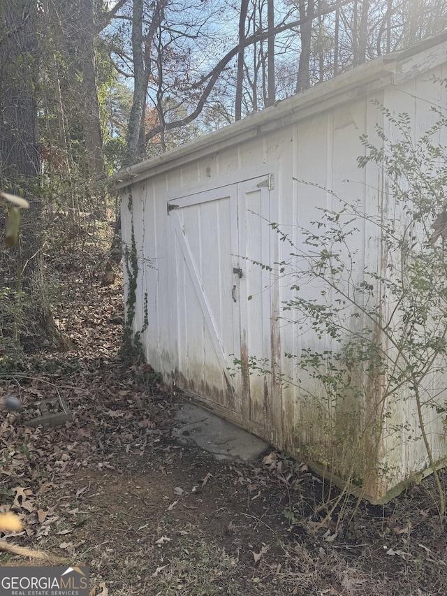 view of outbuilding