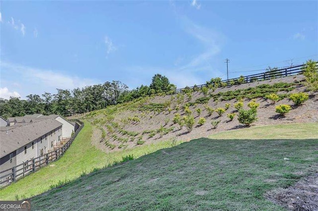 view of yard featuring a rural view