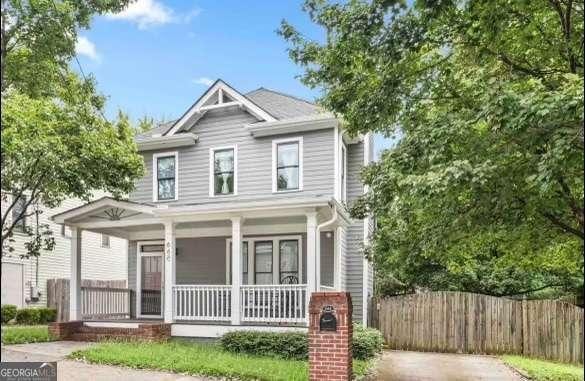 view of front of house featuring a porch