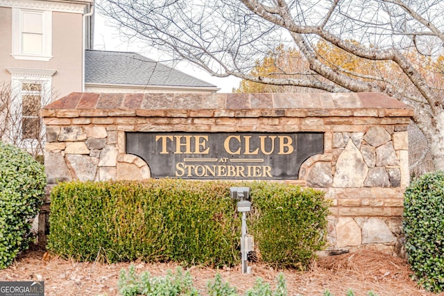 view of community / neighborhood sign