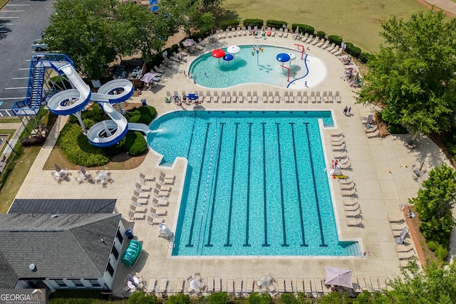 view of swimming pool