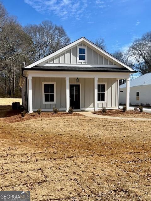 view of front of house with a porch