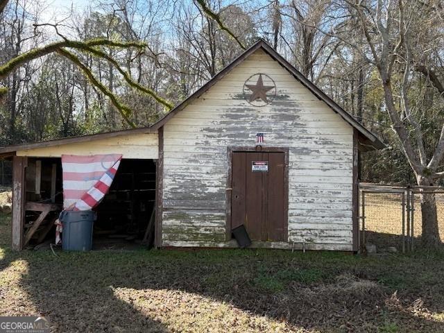 view of outdoor structure