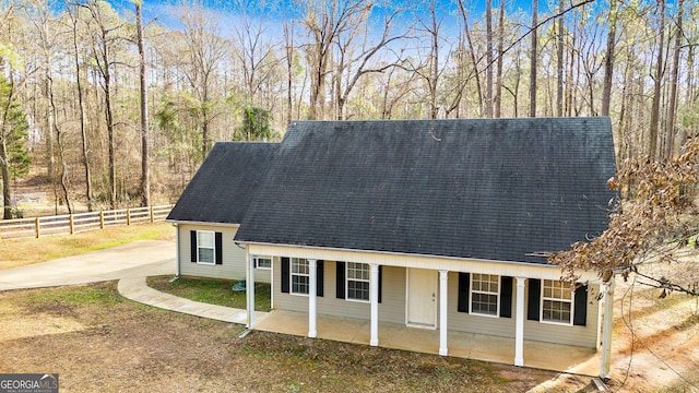 view of front of home featuring a patio