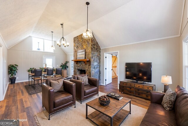 doorway to property with ceiling fan