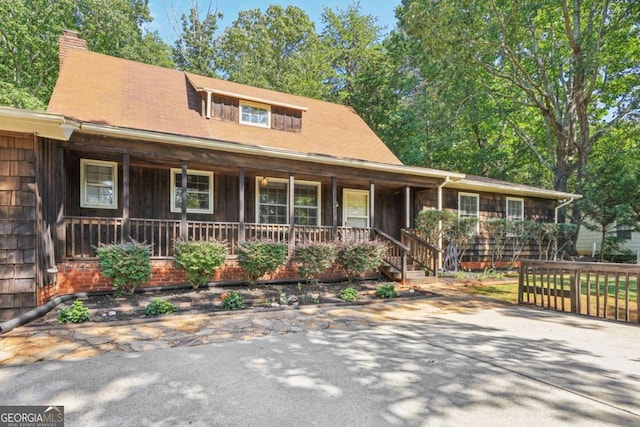 view of front of property with a porch