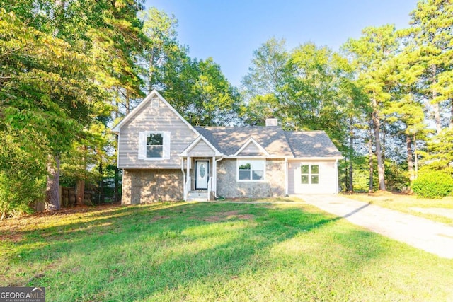 view of front of house with a front lawn