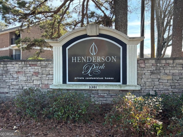 view of community / neighborhood sign