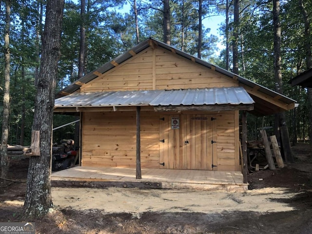 view of outbuilding