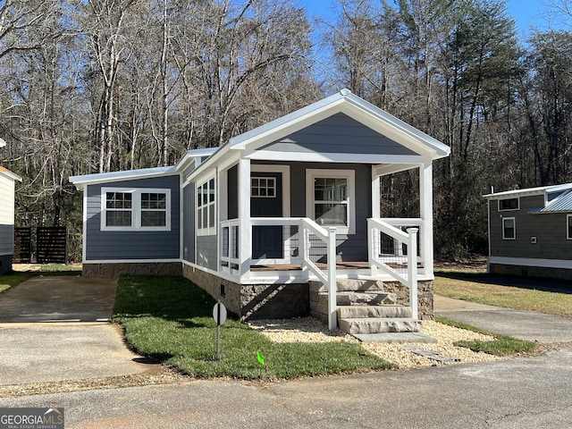 view of front of house featuring a porch