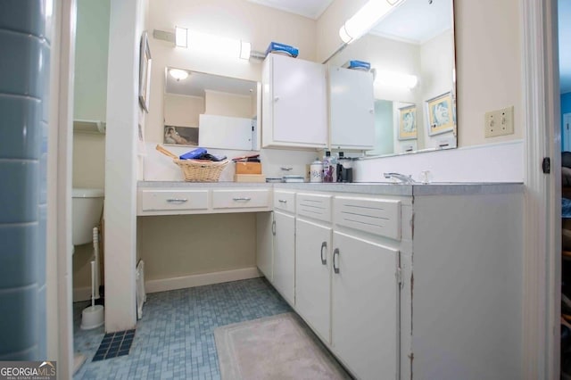 bathroom with vanity