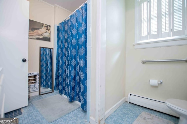 bathroom featuring a shower with curtain, crown molding, toilet, and baseboard heating