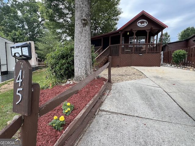 view of front of home with covered porch