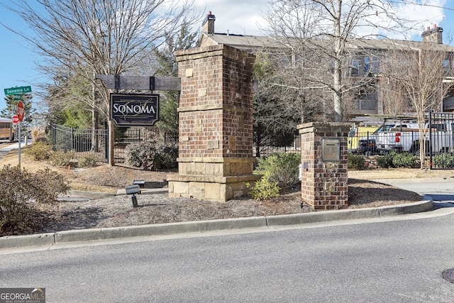 view of community / neighborhood sign