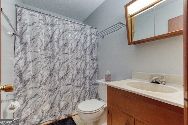 bathroom with a shower with curtain, vanity, and toilet