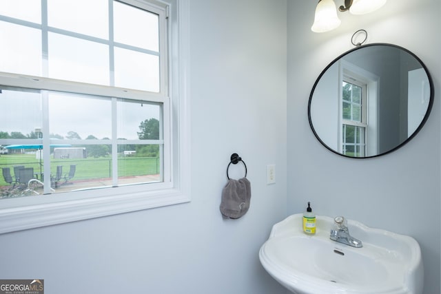 bathroom featuring sink