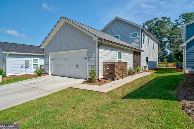 exterior space featuring a front yard