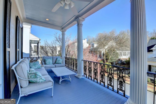 balcony featuring outdoor lounge area and ceiling fan