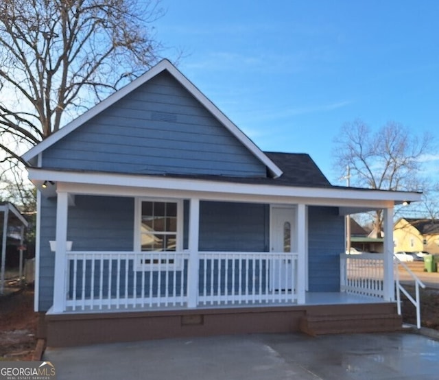 bungalow-style house featuring covered porch