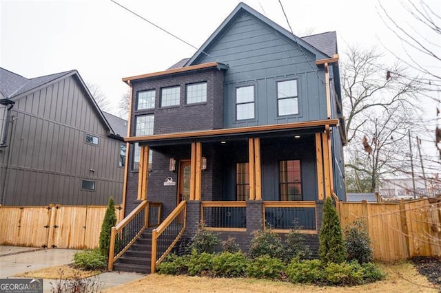 view of front of home with covered porch