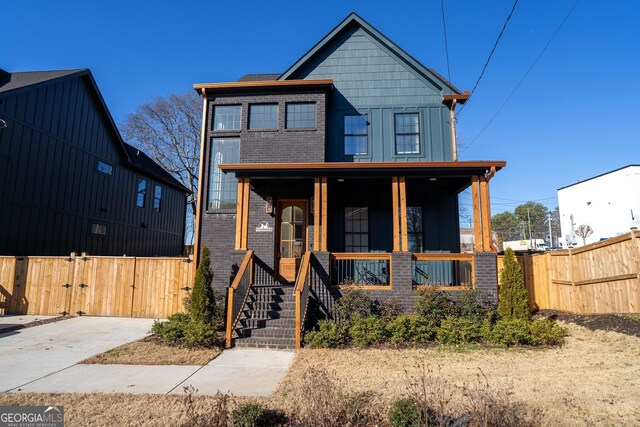 view of front of house with covered porch