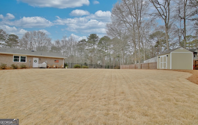 view of yard with a shed