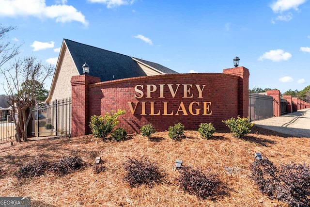 view of community / neighborhood sign