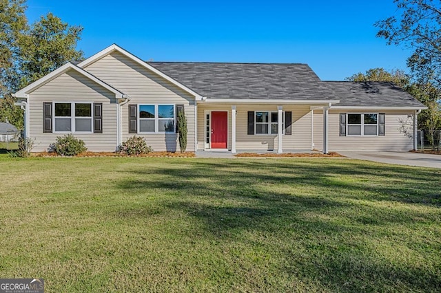 single story home with a front lawn