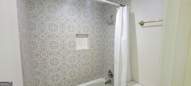 507 Augusta Dr SE, Marietta, GA 30067 - bathroom featuring shower / bath combo