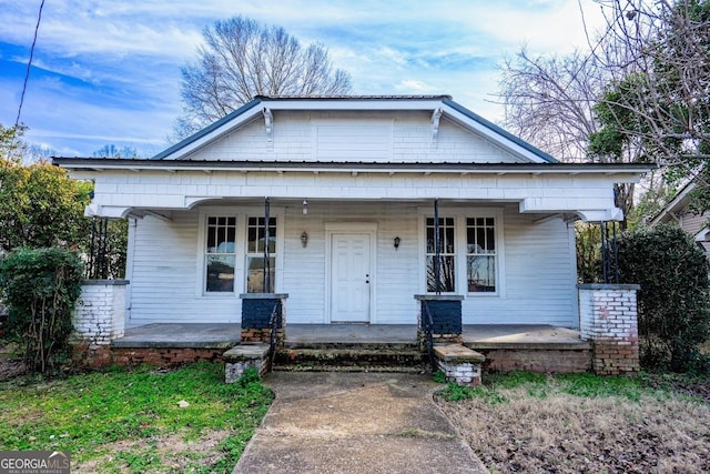 bungalow featuring a porch