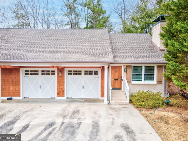 view of front facade featuring a garage